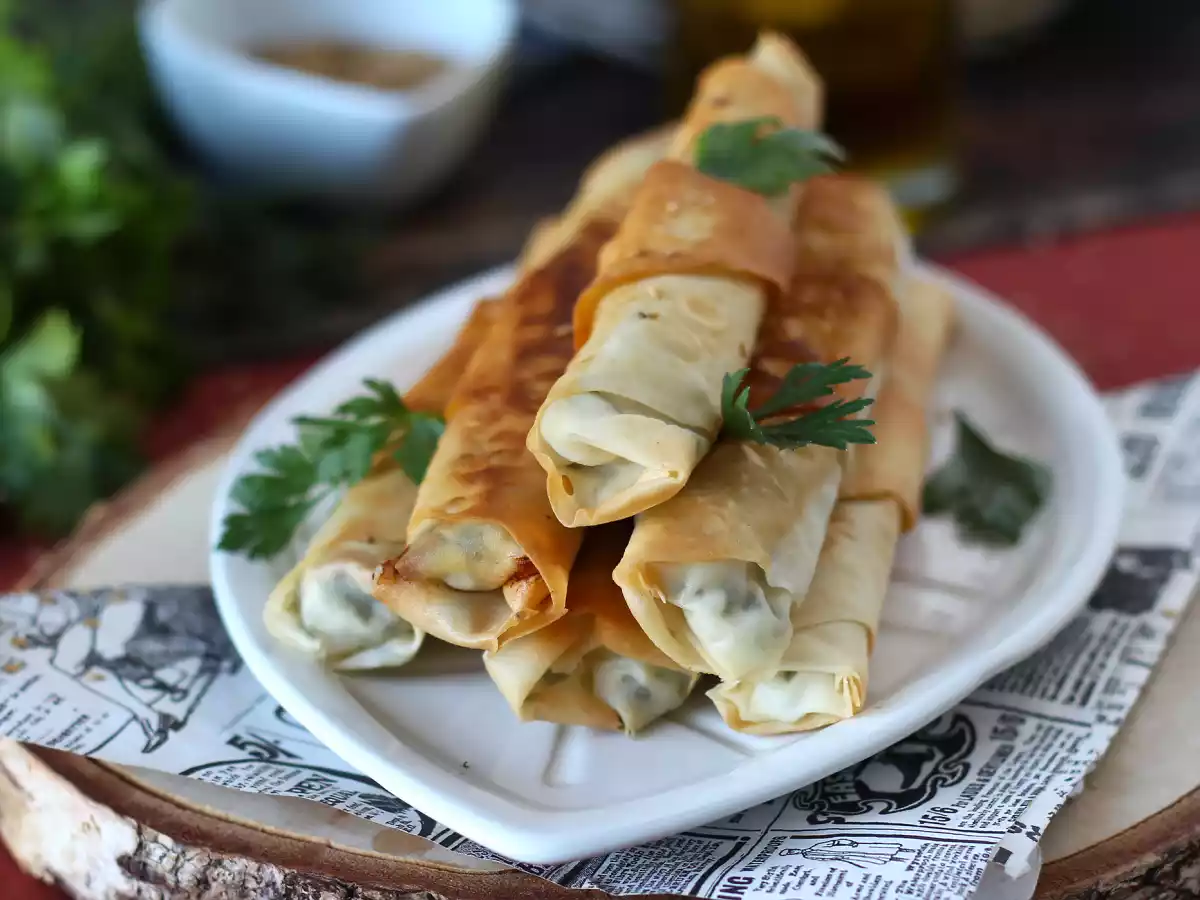 Börek z serem feta i natką pietruszki - zdjęcie 3