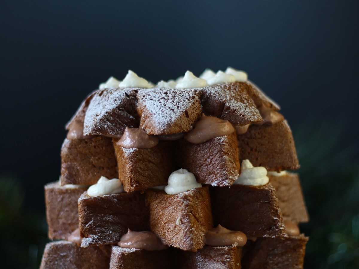Brioszka Pandoro nadziewana kremem Nutella i kremem waniliowym w kształcie choinki - zdjęcie 7