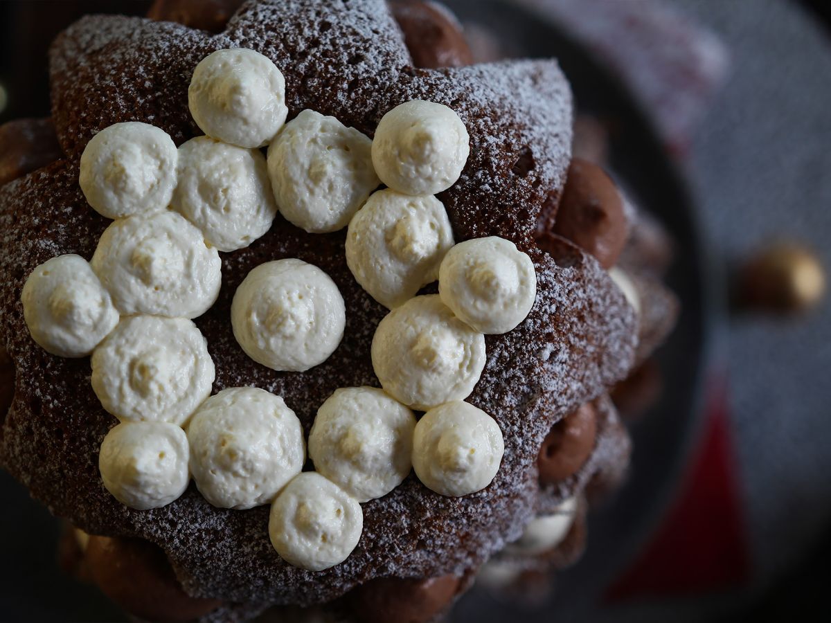 Brioszka Pandoro nadziewana kremem Nutella i kremem waniliowym w kształcie choinki - zdjęcie 8
