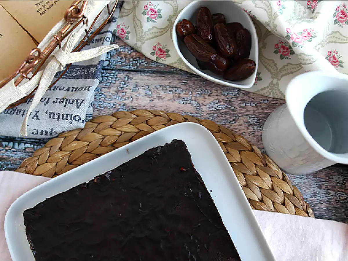 Brownie – brownie daktylowe bez pieczenia - zdjęcie 3