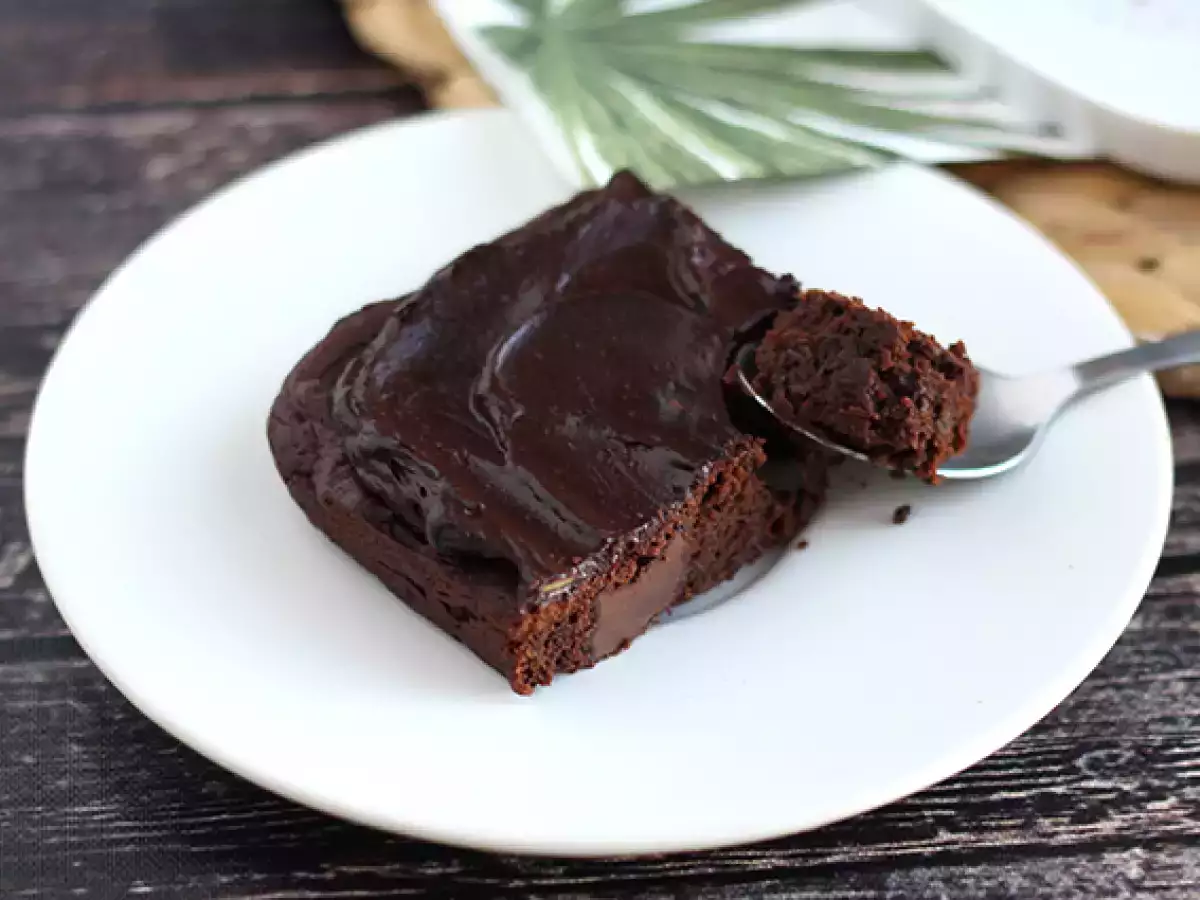Brownie z awokado i czekoladą bez masła i laktozy - zdjęcie 3