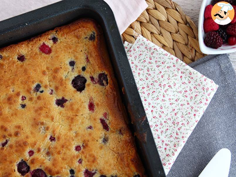 Brownie z białą czekoladą i czerwonymi owocami (Blondie) - zdjęcie 4