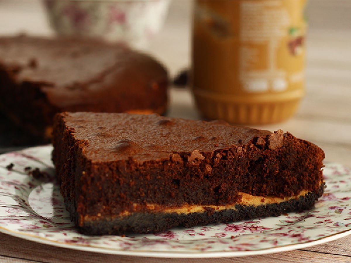 Brownie z masłem orzechowym i ciasteczkami Oreo - zdjęcie 3
