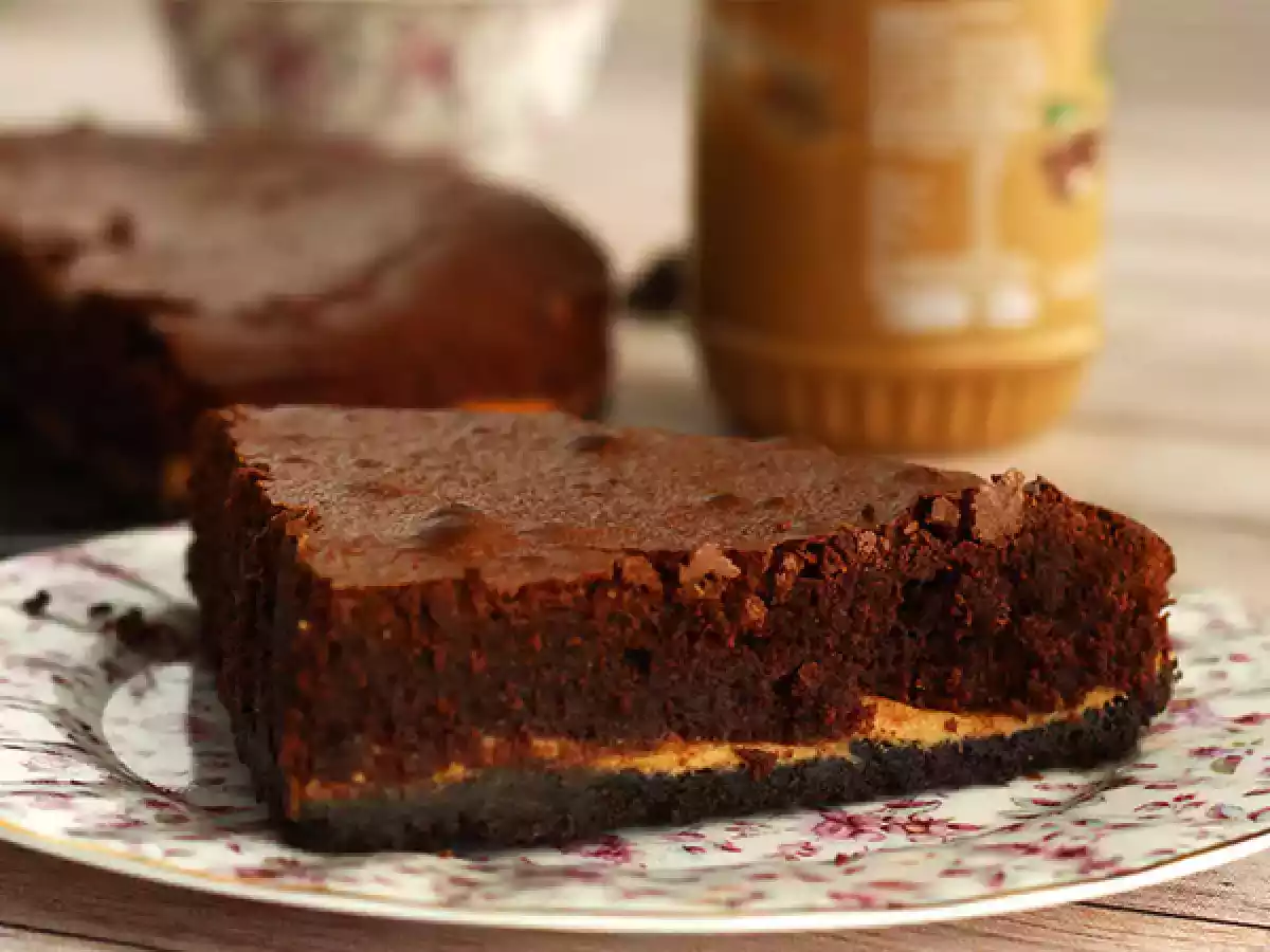 Brownie z masłem orzechowym i ciasteczkami Oreo - zdjęcie 3