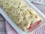 Bûche de crêpes z białą czekoladą i malinami, zdjęcie 3