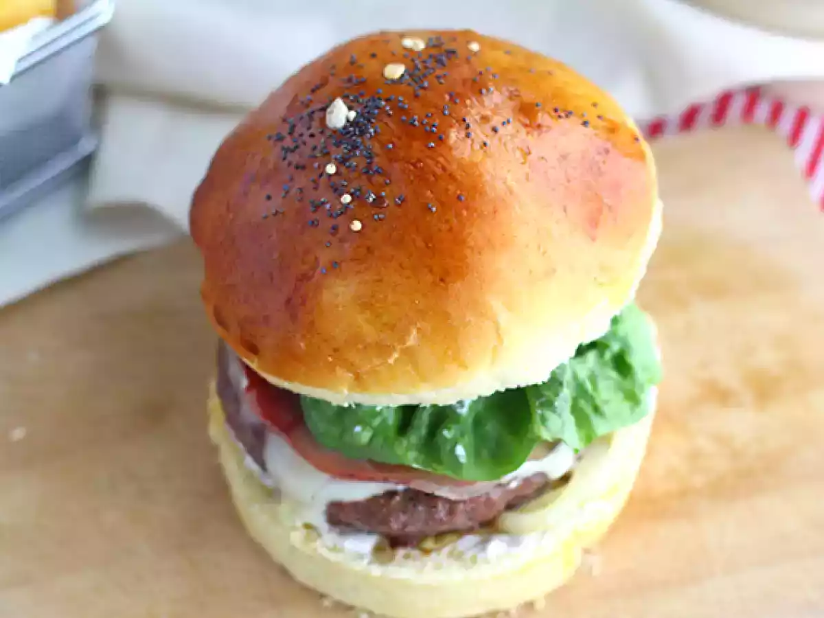 Burger z serem raclette - zdjęcie 3