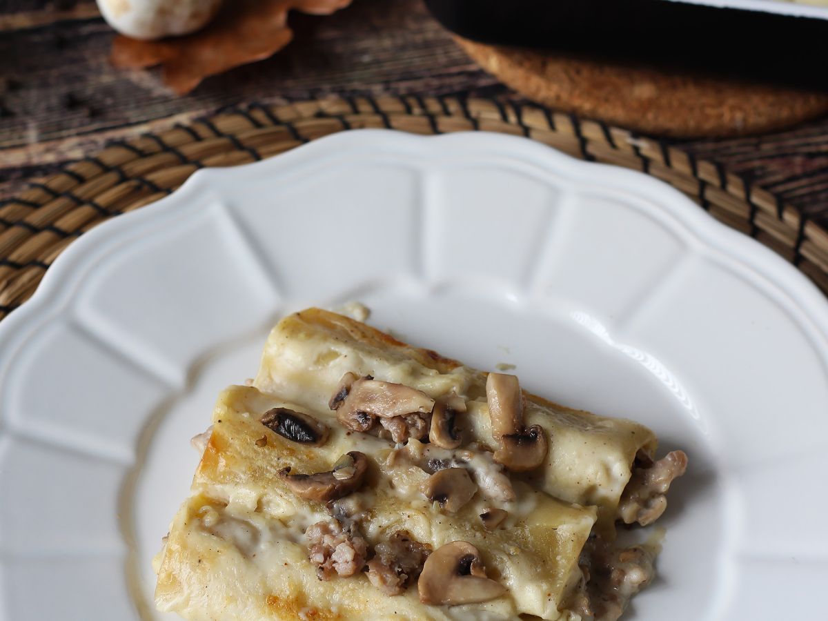 Cannelloni z pieczarkami i kiełbasą: bogate i smaczne pierwsze danie - zdjęcie 4