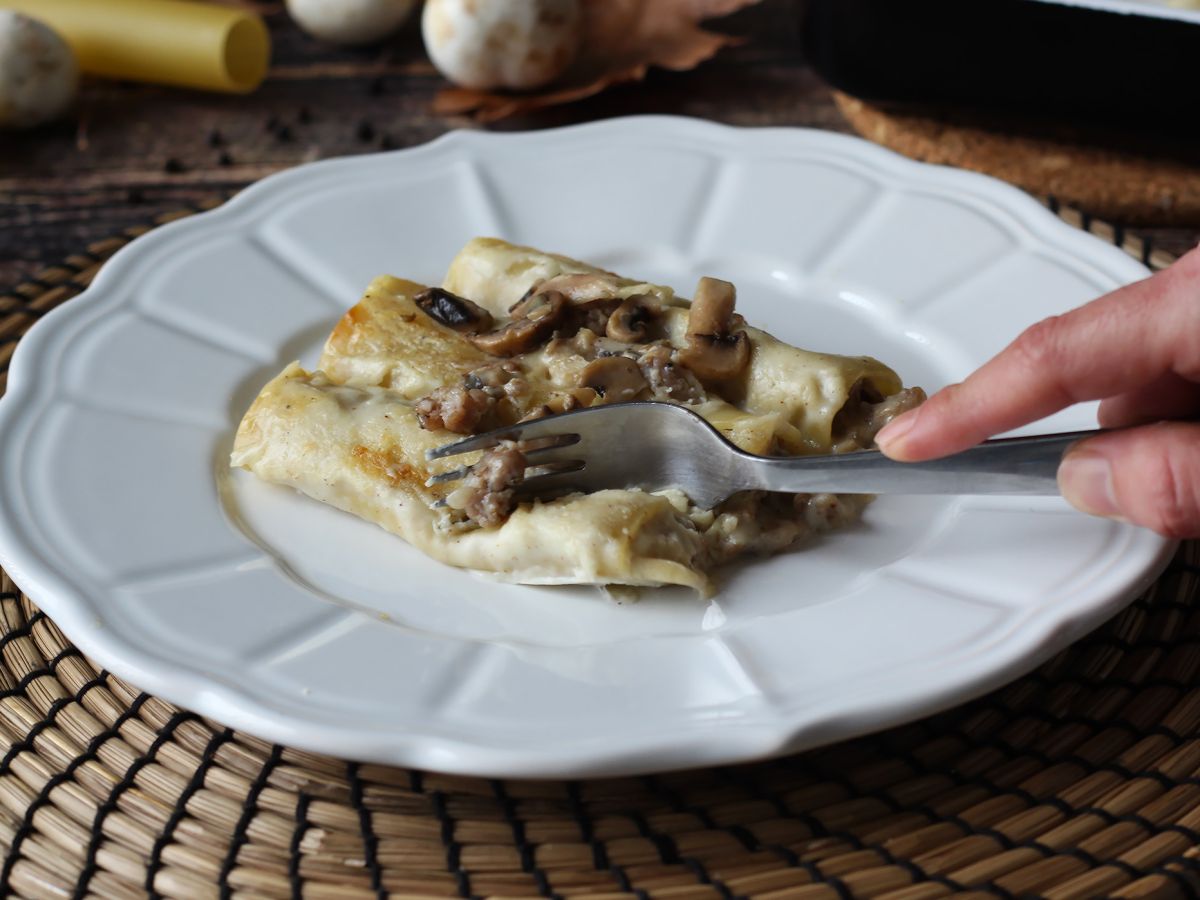 Cannelloni z pieczarkami i kiełbasą: bogate i smaczne pierwsze danie - zdjęcie 6