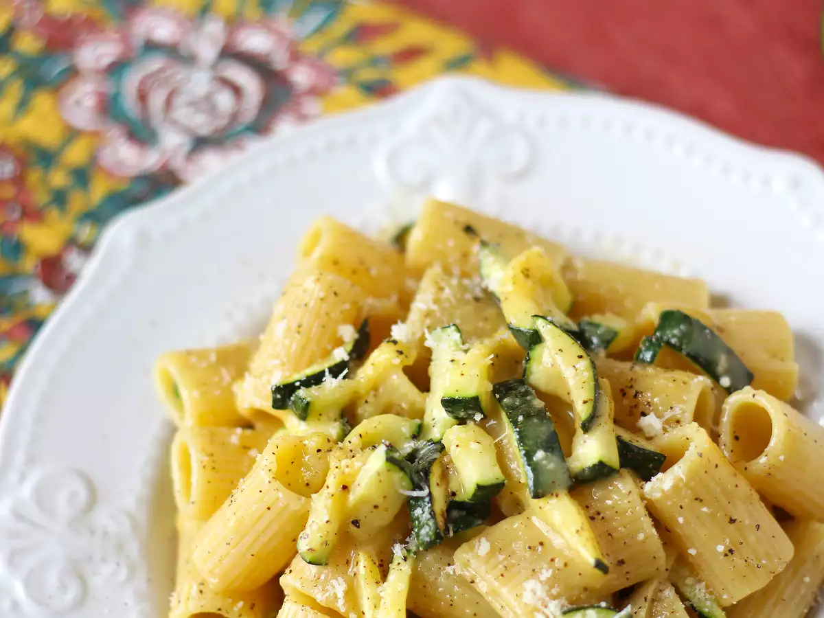Carbonara z cukinii: łatwy w przygotowaniu wegetariański przepis - zdjęcie 3