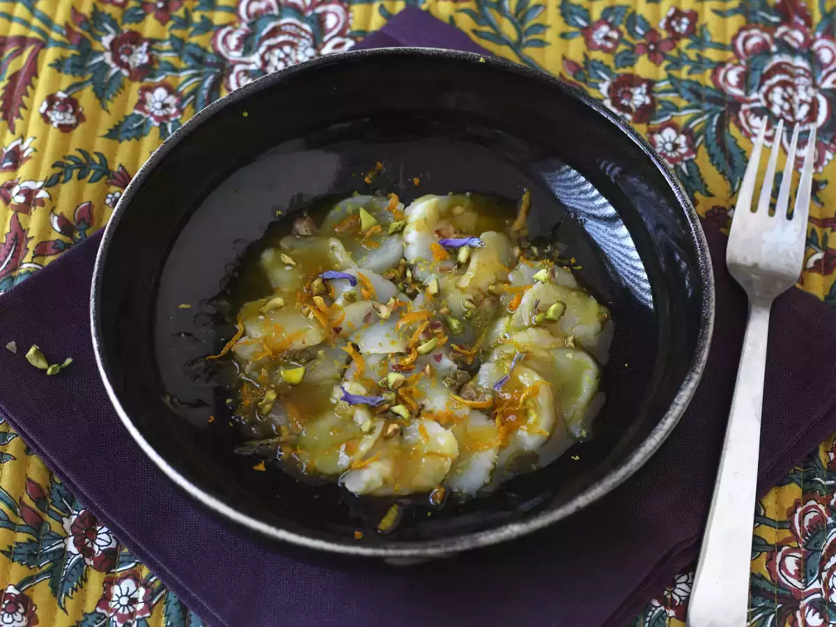 Carpaccio z przegrzebków z cytrynowym winegretem i pistacjami, elegancka i łatwa do przygotowania przystawka - zdjęcie 4