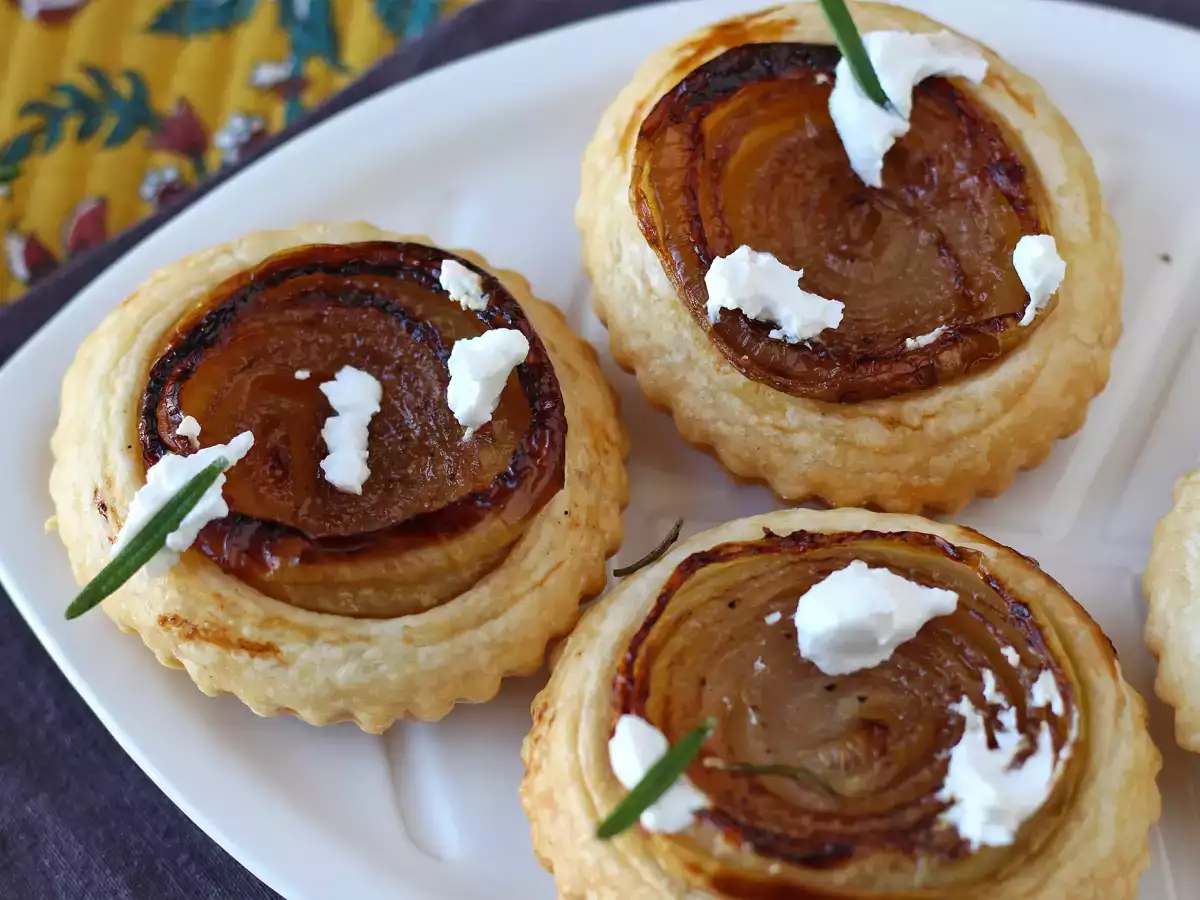 Cebulowe tartaletki tatin