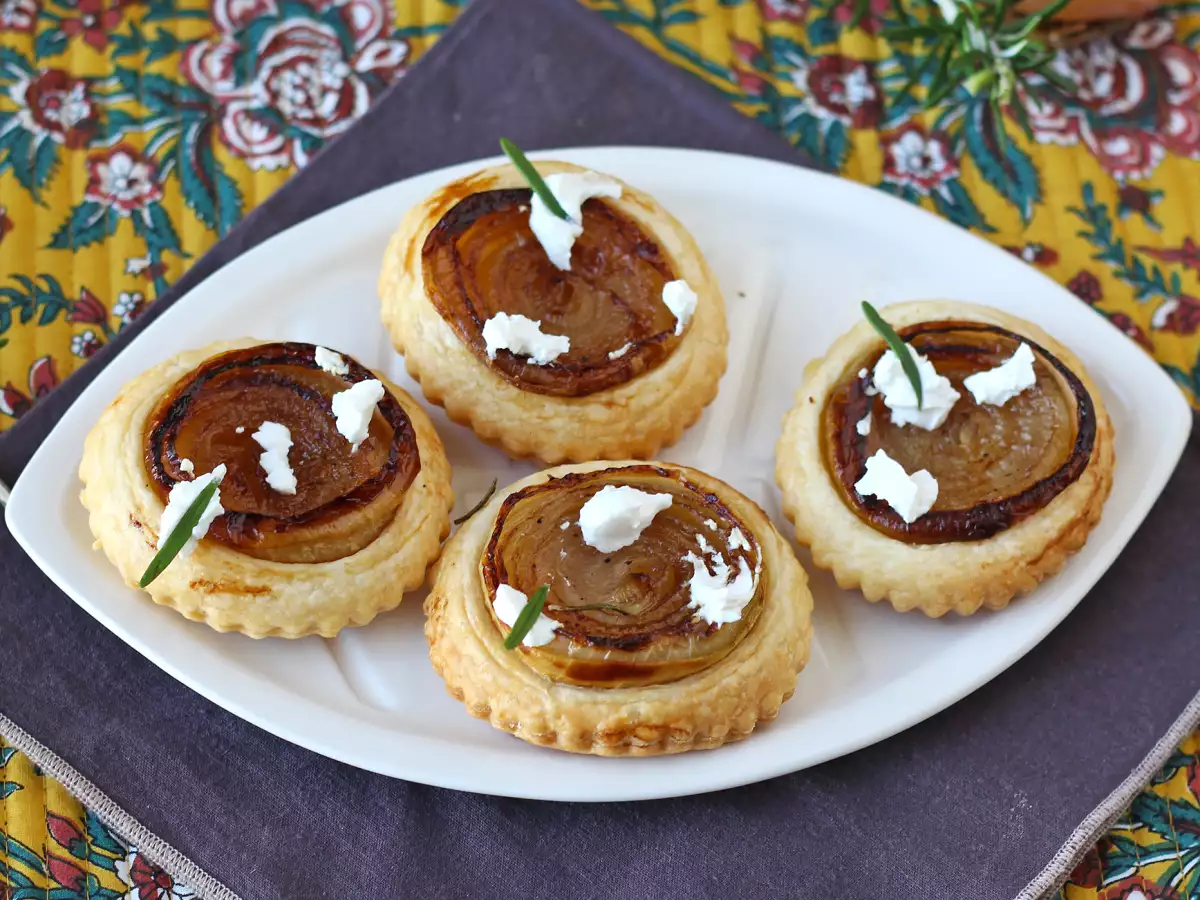 Cebulowe tartaletki tatin - zdjęcie 6
