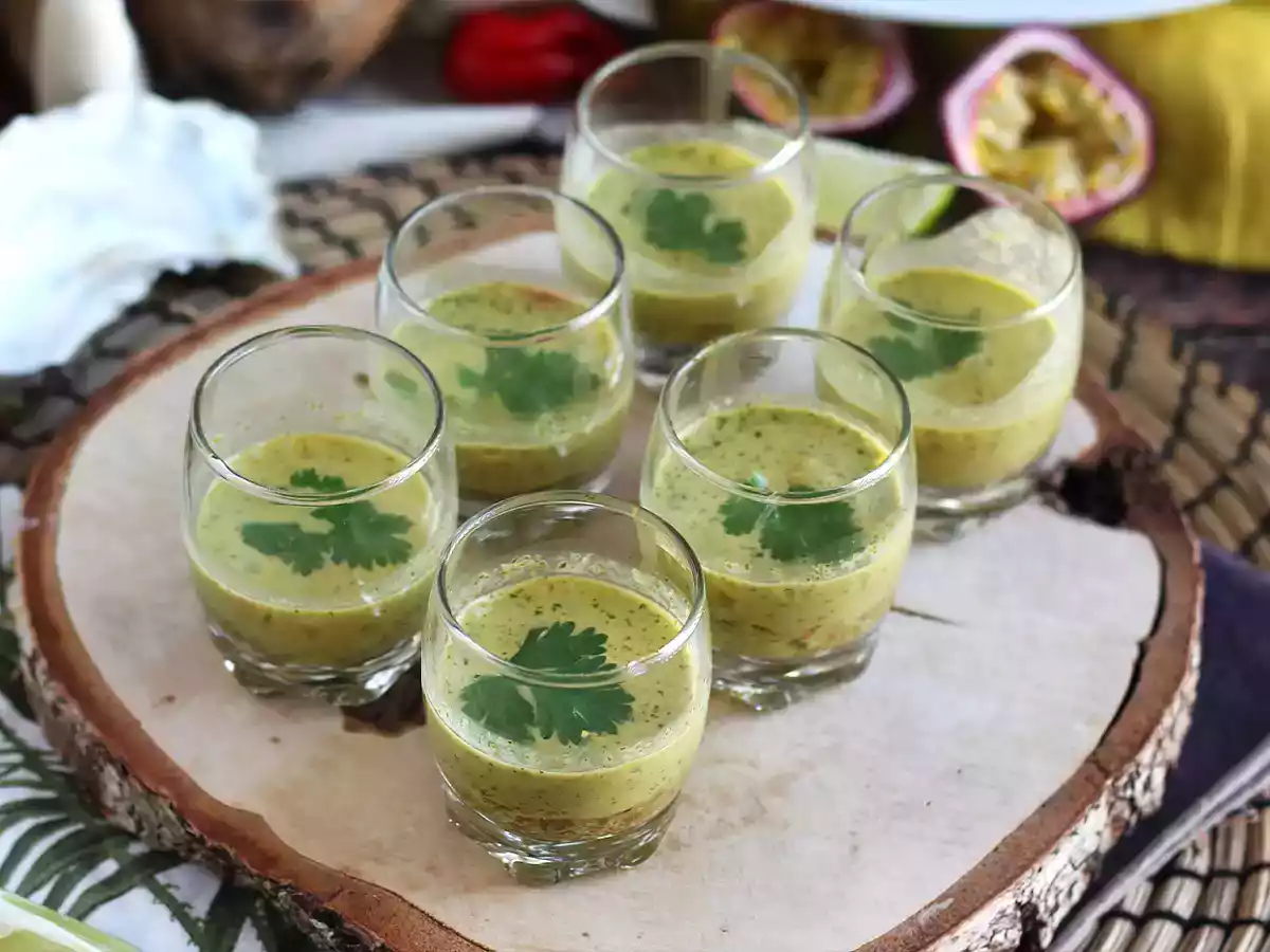 Ceviche z ostryg: leche de tigre i owoc marakuji