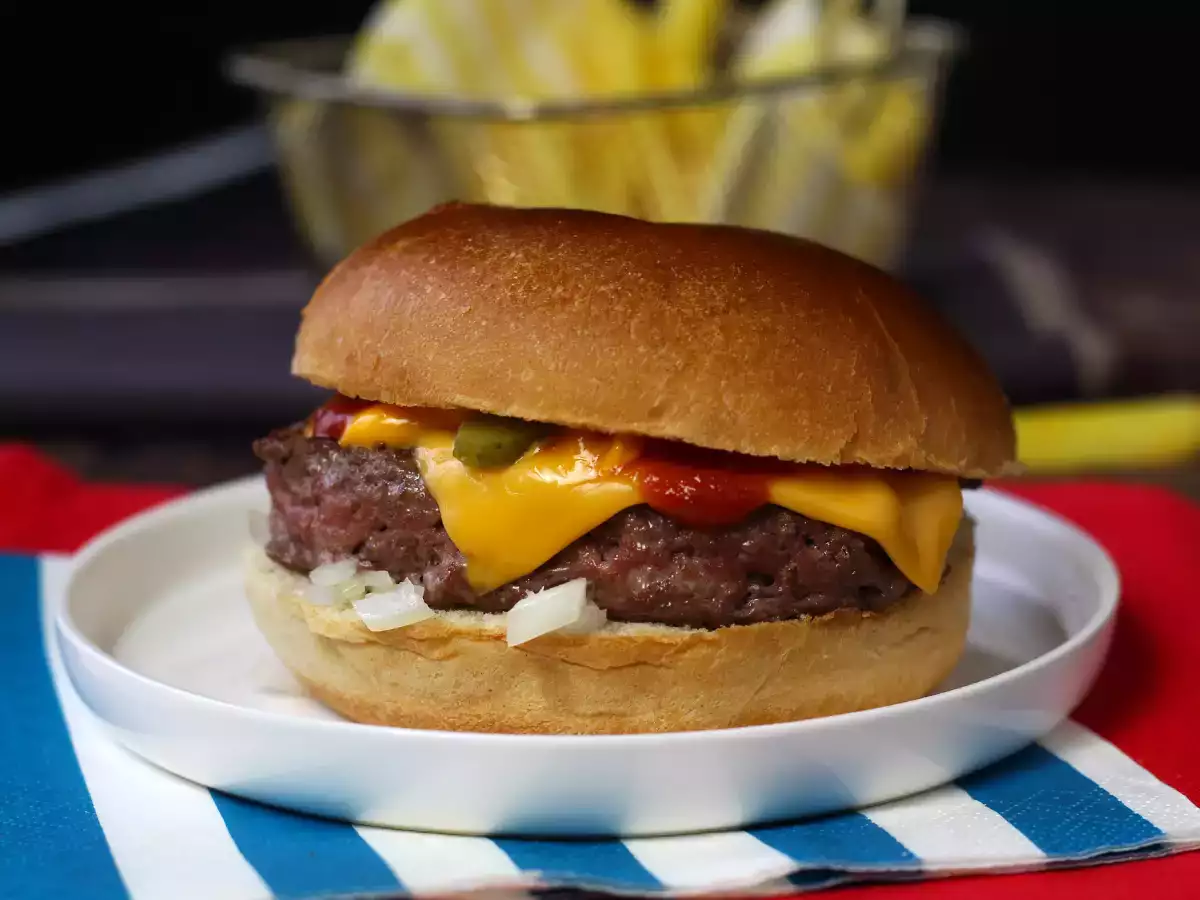 Cheeseburger – słynny burger, który wszyscy kochają! - zdjęcie 6