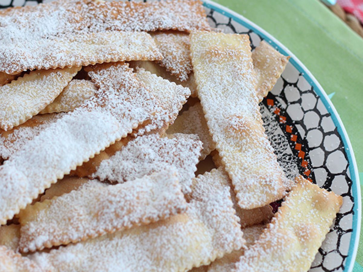 Chiacchiere di carnevale - włoskie pieczone bugnes - zdjęcie 2