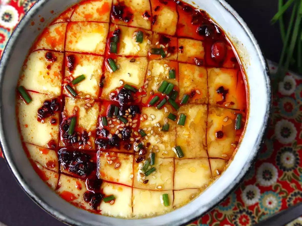 Chińskie jajka na parze: chiński przepis na jedwabiste jajka na parze z zaledwie dwóch składników! - zdjęcie 4