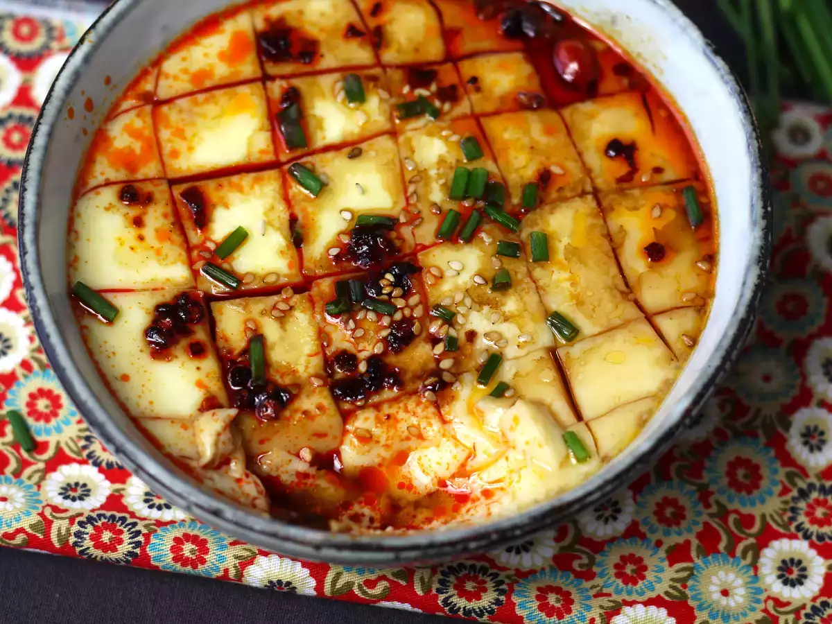 Chińskie jajka na parze: chiński przepis na jedwabiste jajka na parze z zaledwie dwóch składników! - zdjęcie 6