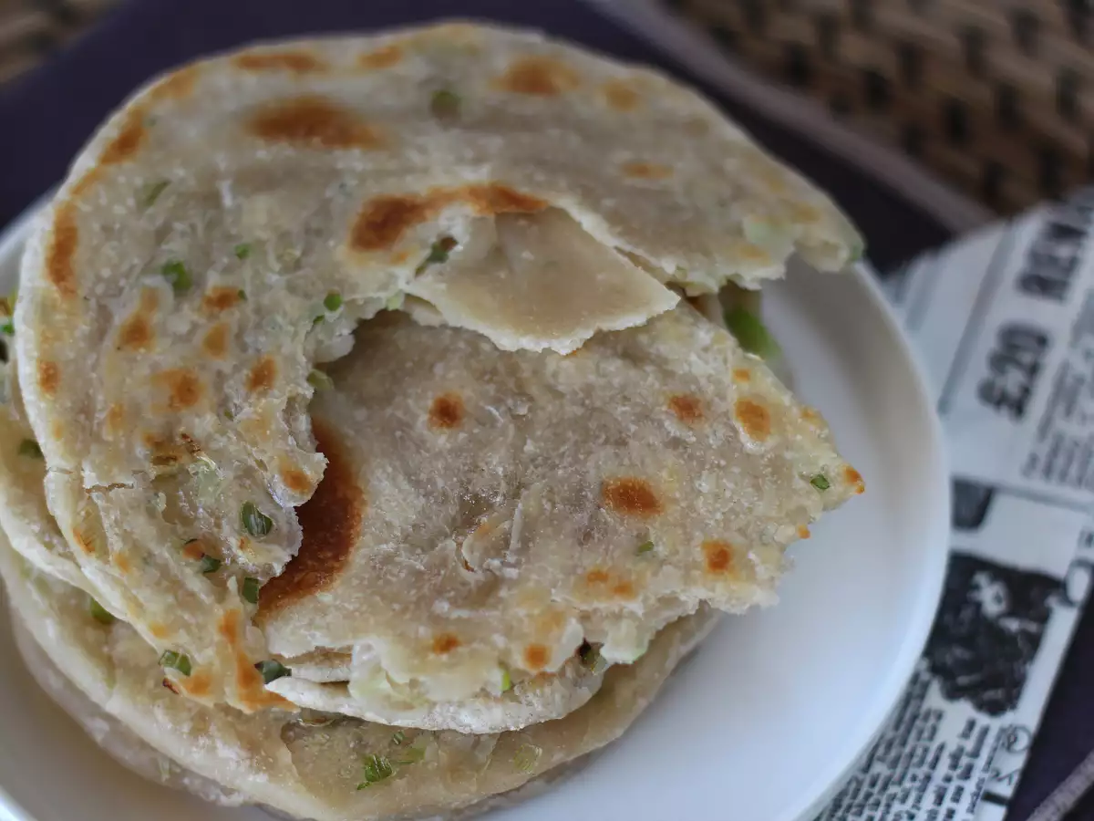 Chińskie placuszki z dymką – scallion pancakes - zdjęcie 2