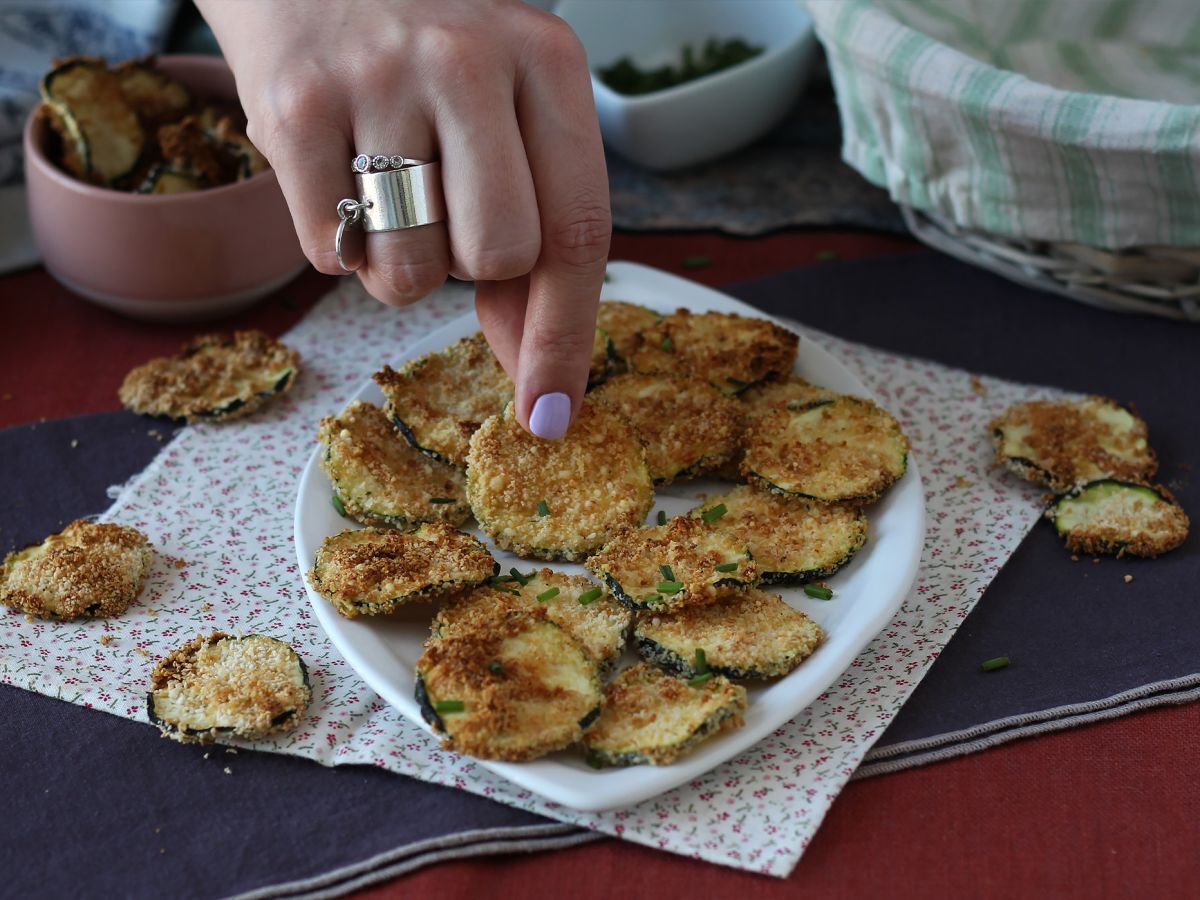 Chipsy z cukinii w frytkownicy powietrznej - zdjęcie 3