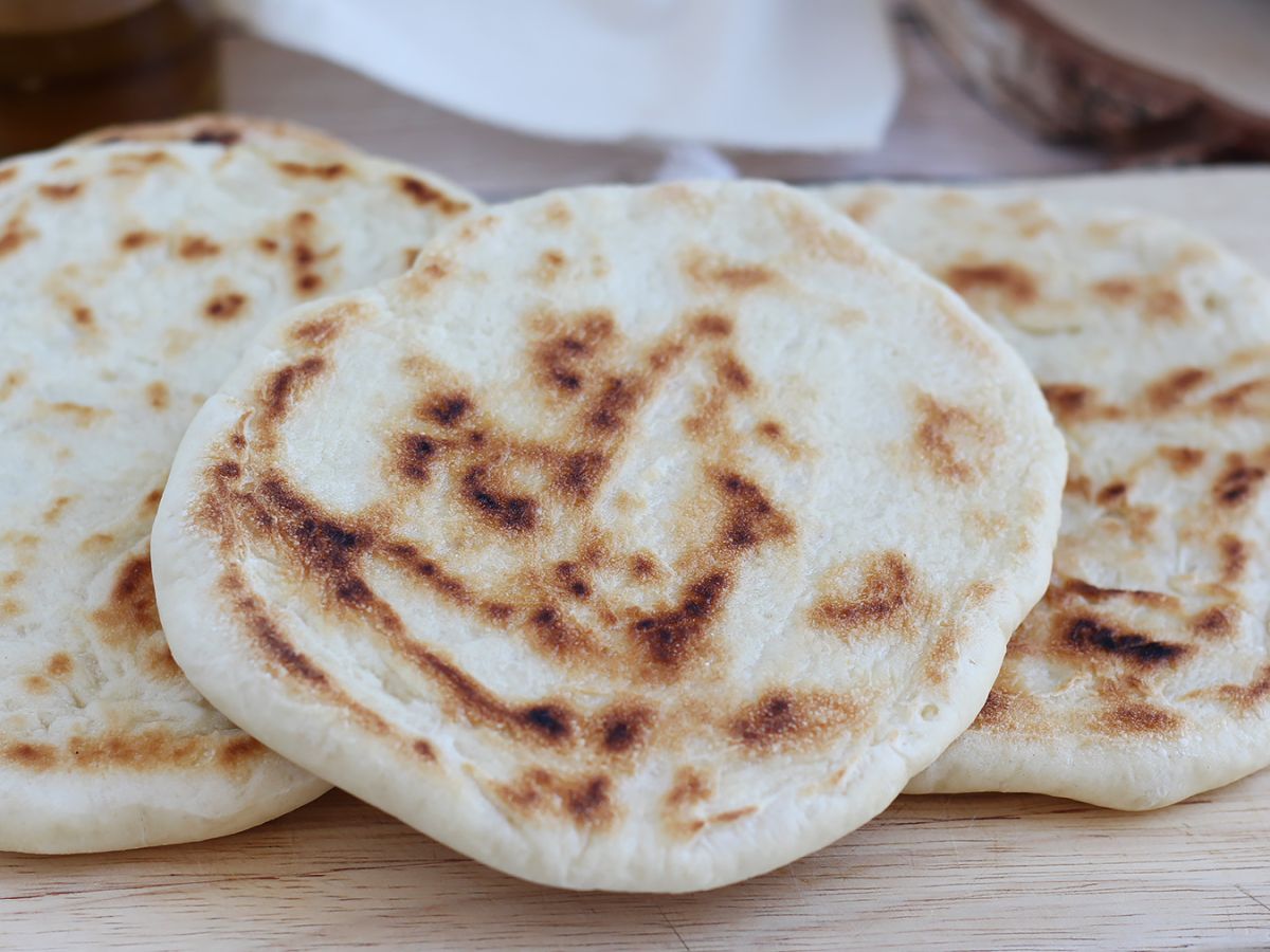 Chleb pita smażony na patelni - zdjęcie 2