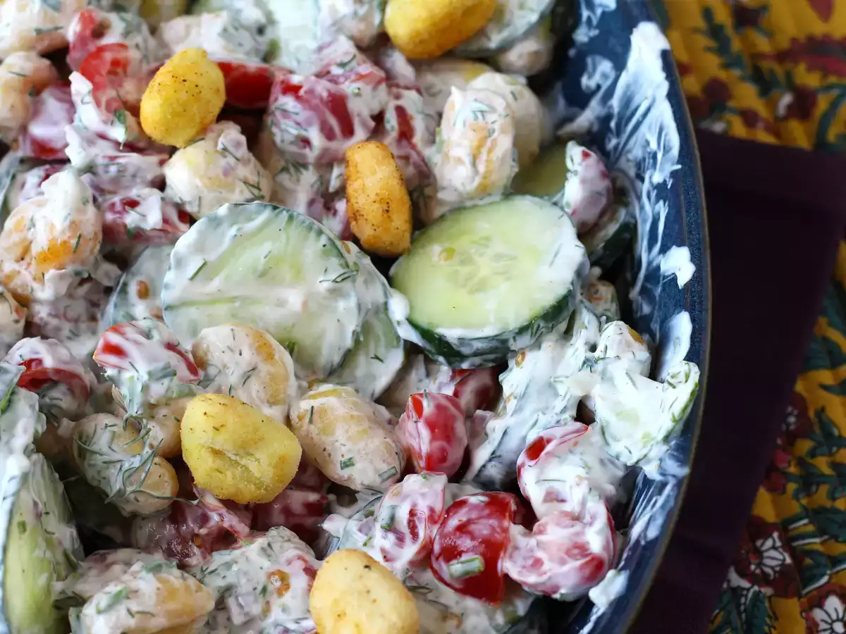 Chrupiąca sałatka z gnocchi, ultra modna, smaczna i zbilansowana, idealna na lato! - zdjęcie 2