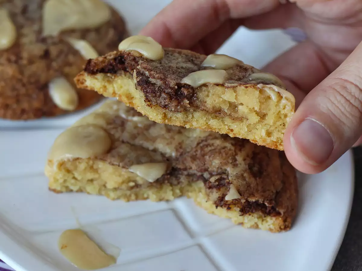 Ciasteczka w stylu cinnamon rolls – miękkie w środku, chrupiące na zewnątrz i pełne cynamonu - zdjęcie 6