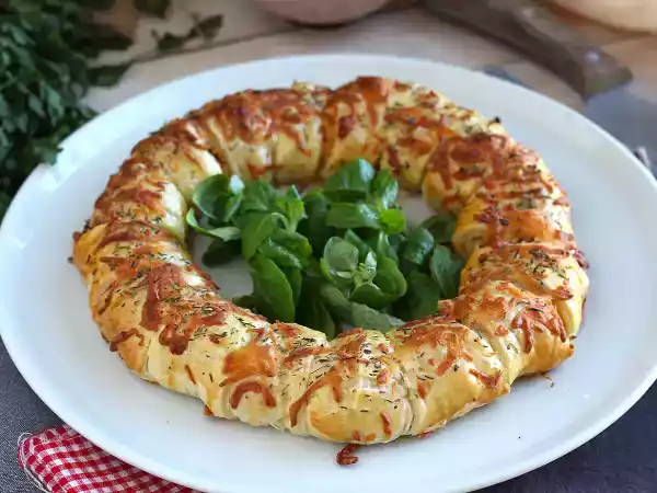 Przepis Ciasto francuskie z łososiem i musztardą