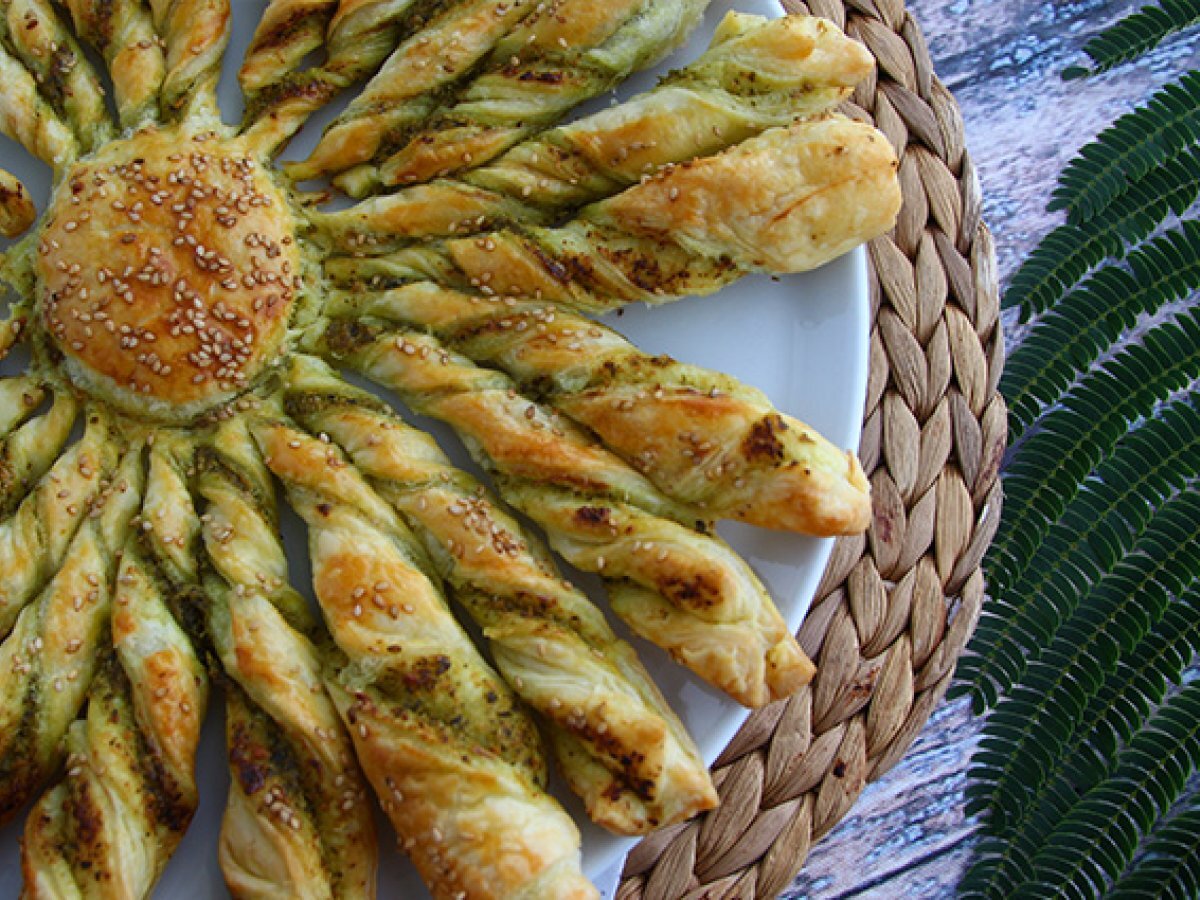 Ciasto francuskie z pesto - przepis na chrupiące słońce - zdjęcie 2