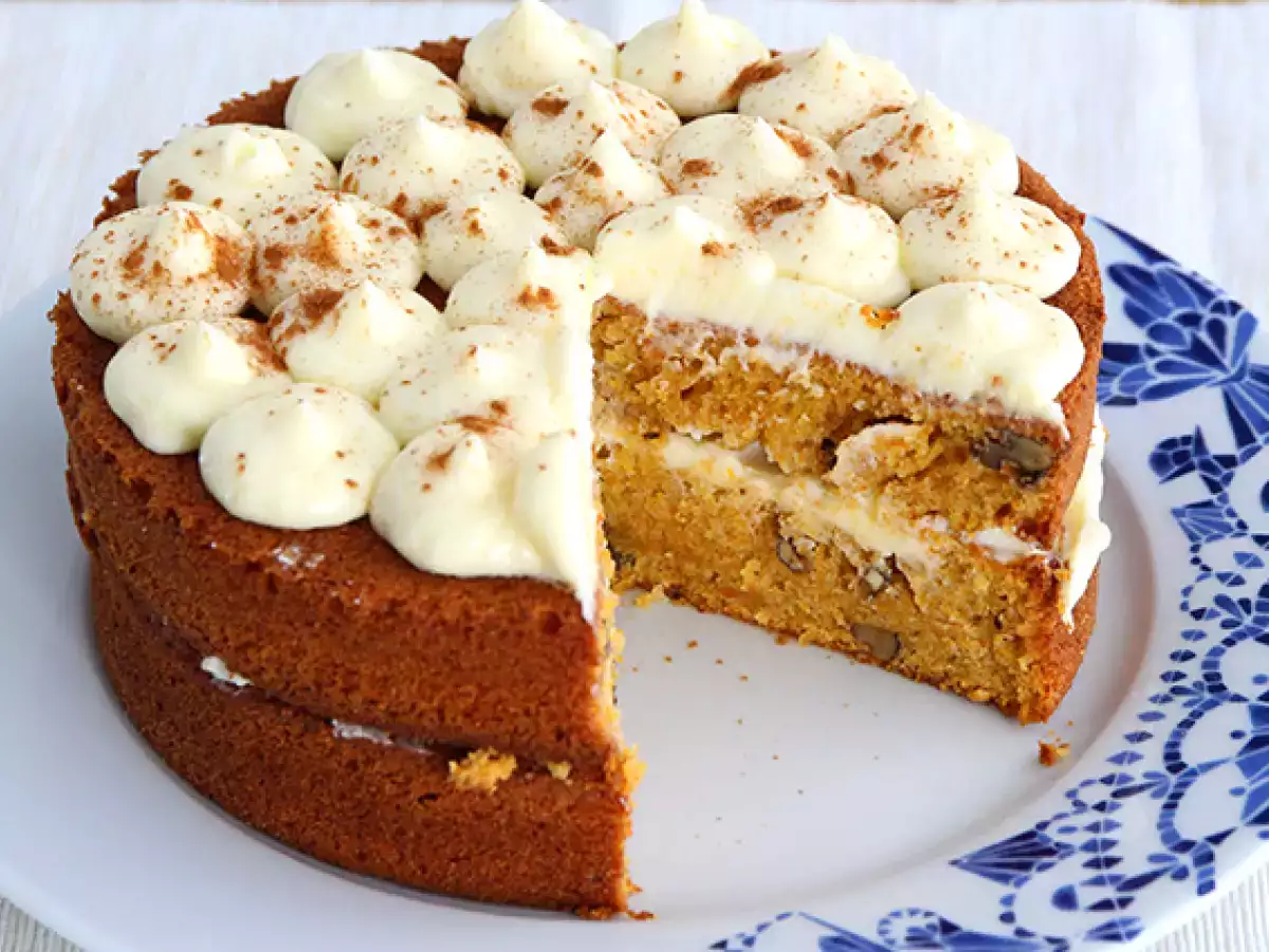 Ciasto marchewkowe z orzechami (carrot cake) – sprawdzony przepis