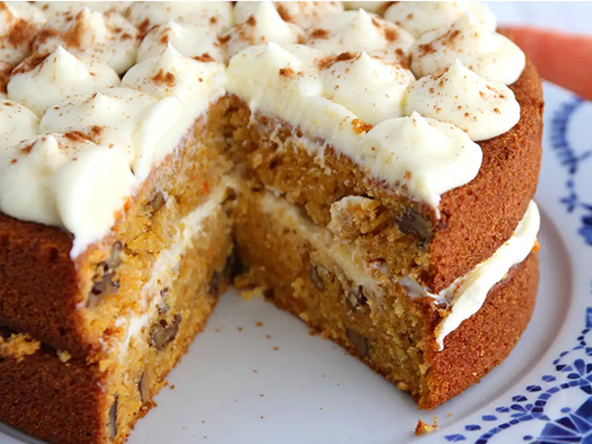 Ciasto marchewkowe z orzechami (carrot cake) – sprawdzony przepis - zdjęcie 2
