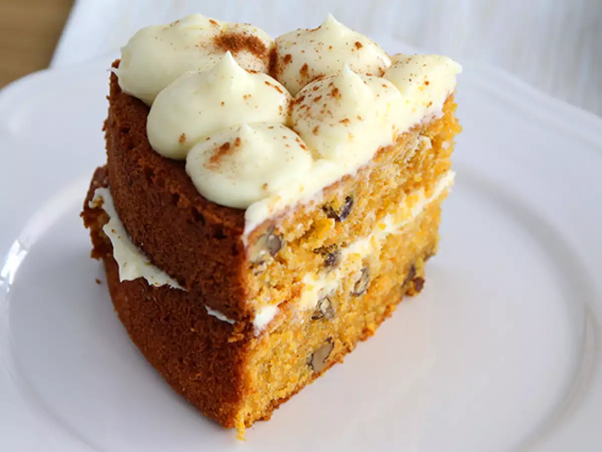 Ciasto marchewkowe z orzechami (carrot cake) – sprawdzony przepis - zdjęcie 5