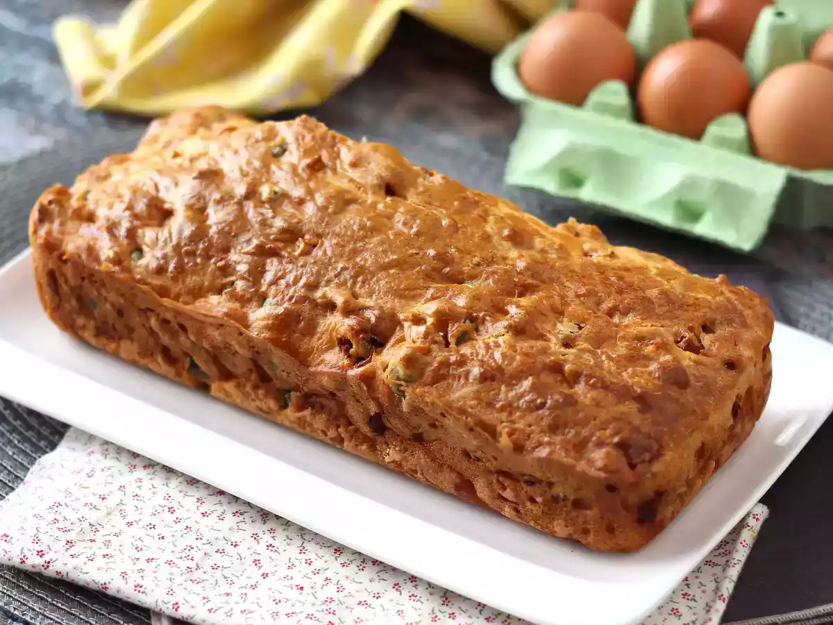 Ciasto z szynką, oliwkami i suszonymi pomidorami ze skyr - zdjęcie 4