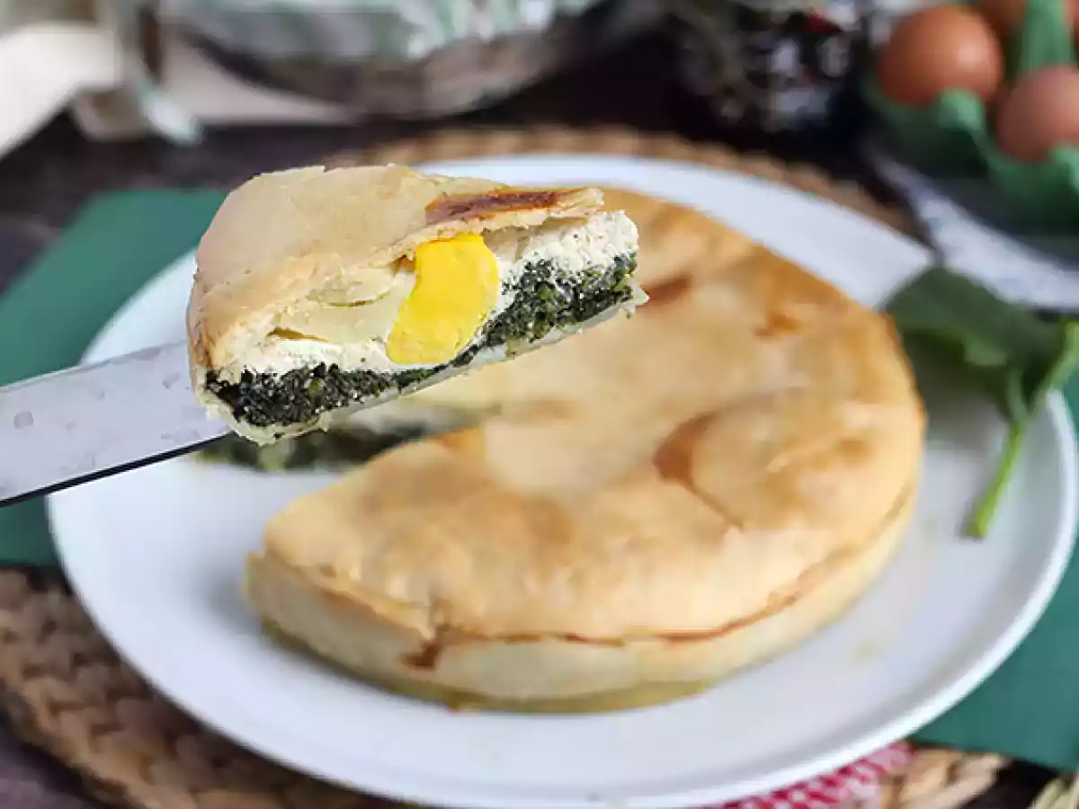 Ciasto ze szpinakiem, ricottą i jajkiem - włoska Torta Pasqualina - zdjęcie 3