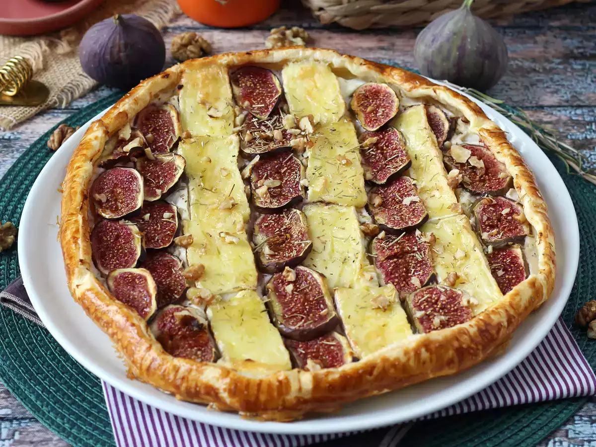 Cienka tarta z figami, serem brie i orzechami - zdjęcie 6
