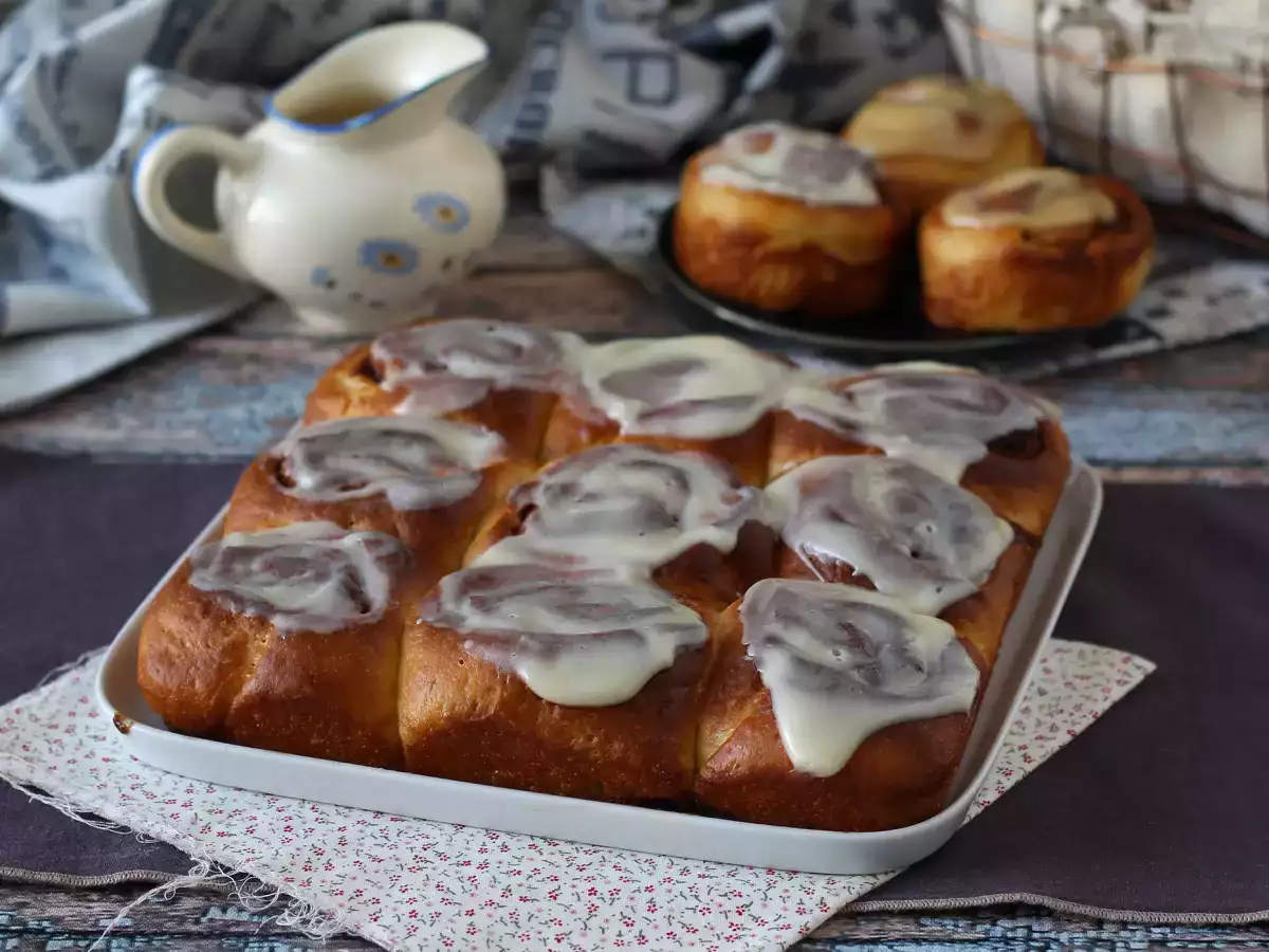 Cinnamon rolls – bułeczki cynamonowe z waniliową polewą