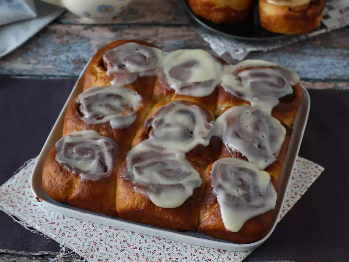 Cinnamon rolls – bułeczki cynamonowe z waniliową polewą - zdjęcie 7