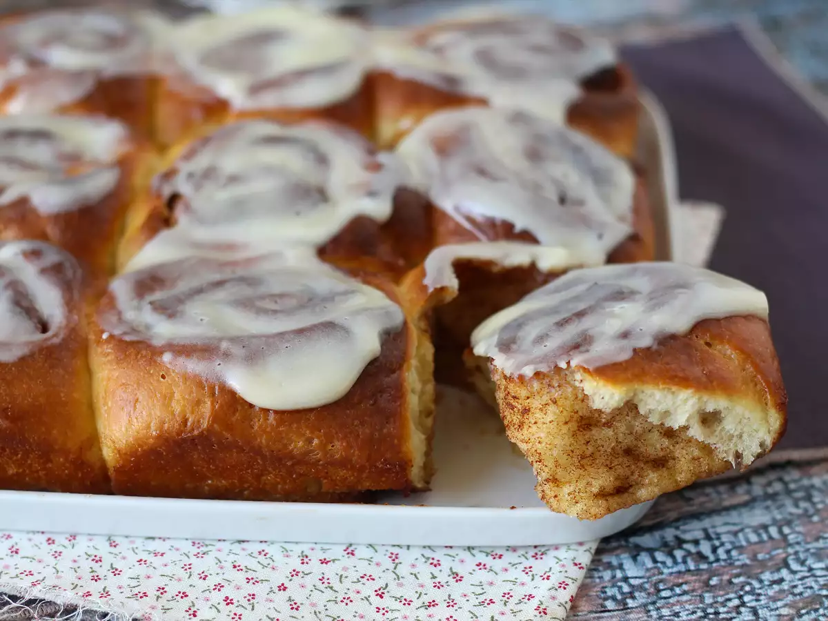 Cinnamon rolls – bułeczki cynamonowe z waniliową polewą - zdjęcie 8