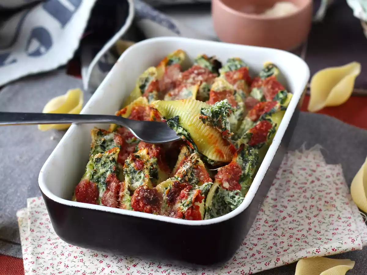 Conchiglioni nadziewane ricottą i szpinakiem: nieodparte wegetariańskie danie zapiekane - zdjęcie 7