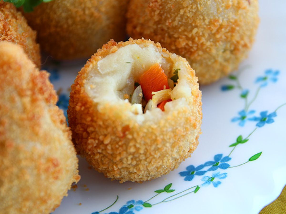 Coxinhas (brazylijskie krokiety z kurczaka) - zdjęcie 3