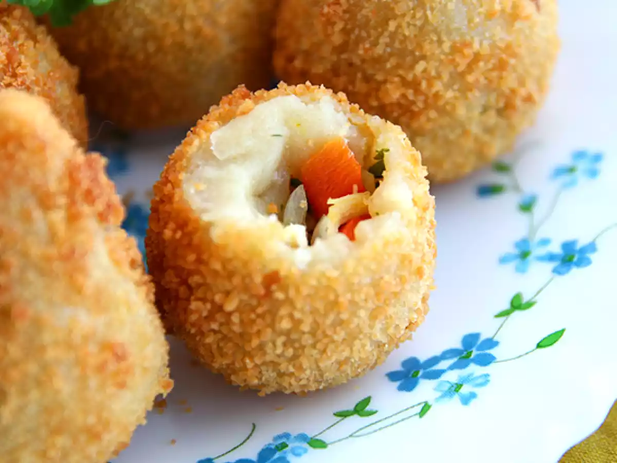 Coxinhas (brazylijskie krokiety z kurczaka) - zdjęcie 3