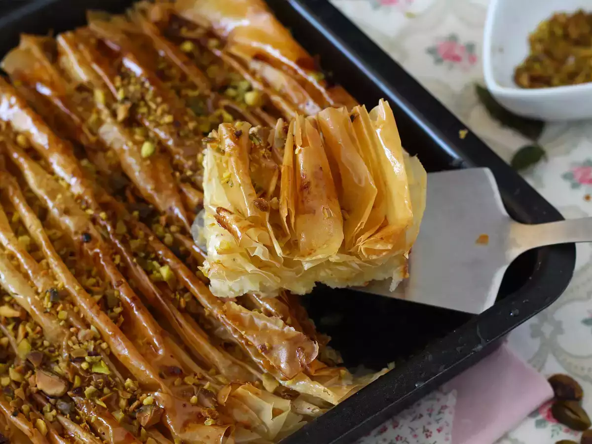 Crinkle cake – superchrupiące i łatwe ciasto, czyli tureckie Laz böreği - zdjęcie 4