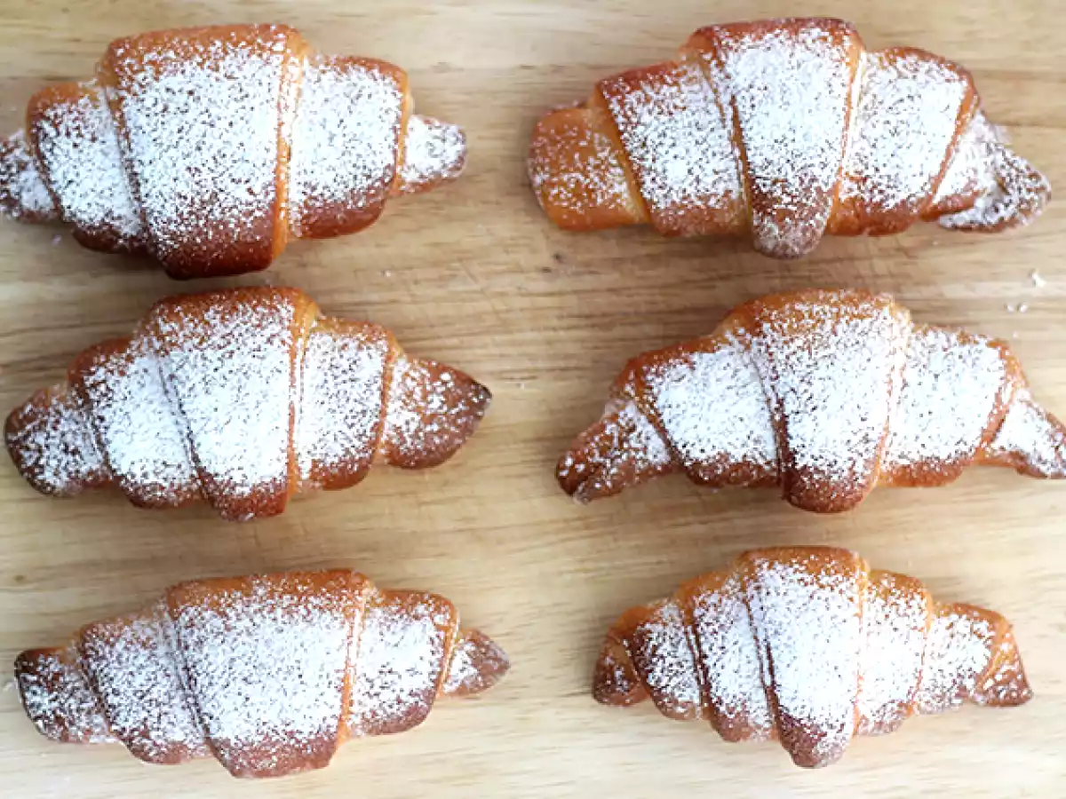 Croissanty z mlekiem skondensowanym - zdjęcie 3
