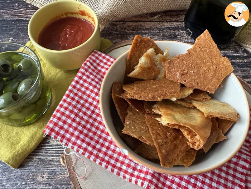 Crostini, chrupiąca przystawka z parmezanem