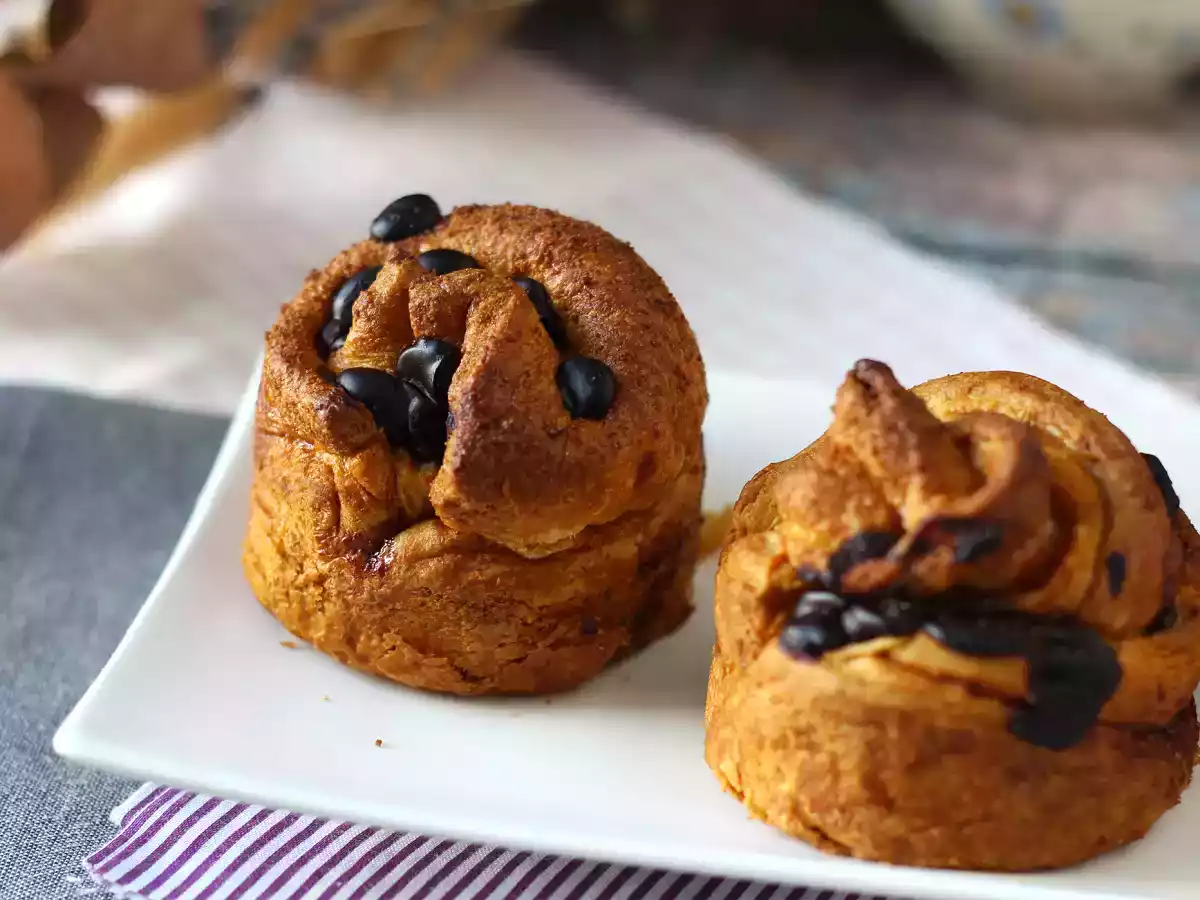 Cruffins, połączenie croissanta i muffina, z kremem i czekoladą - zdjęcie 4