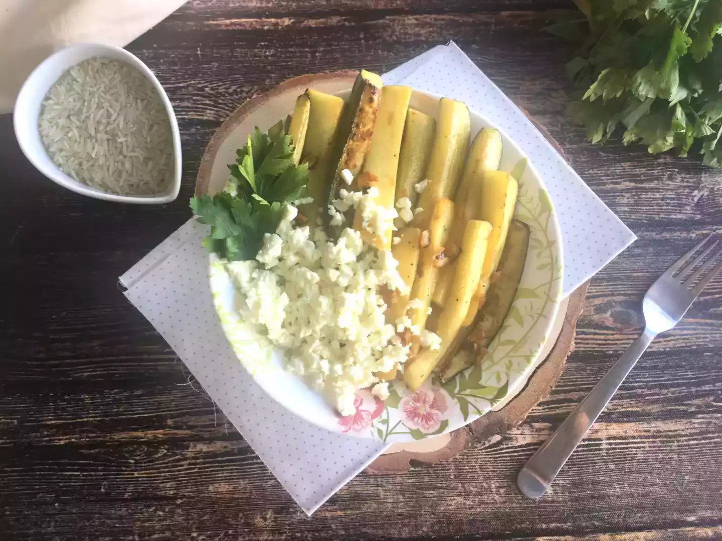 Cukinia z cytryną i serem feta