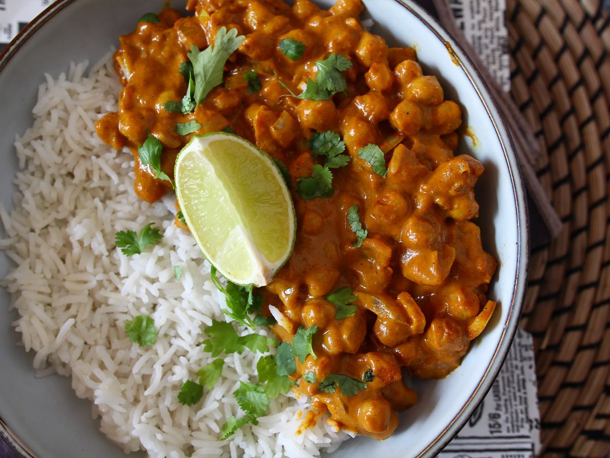 Curry z ciecierzycy - wegański przepis dla smakoszy - zdjęcie 2