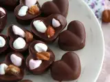 Czekoladki z piankami marshmallow i orzechami laskowymi, zdjęcie 1