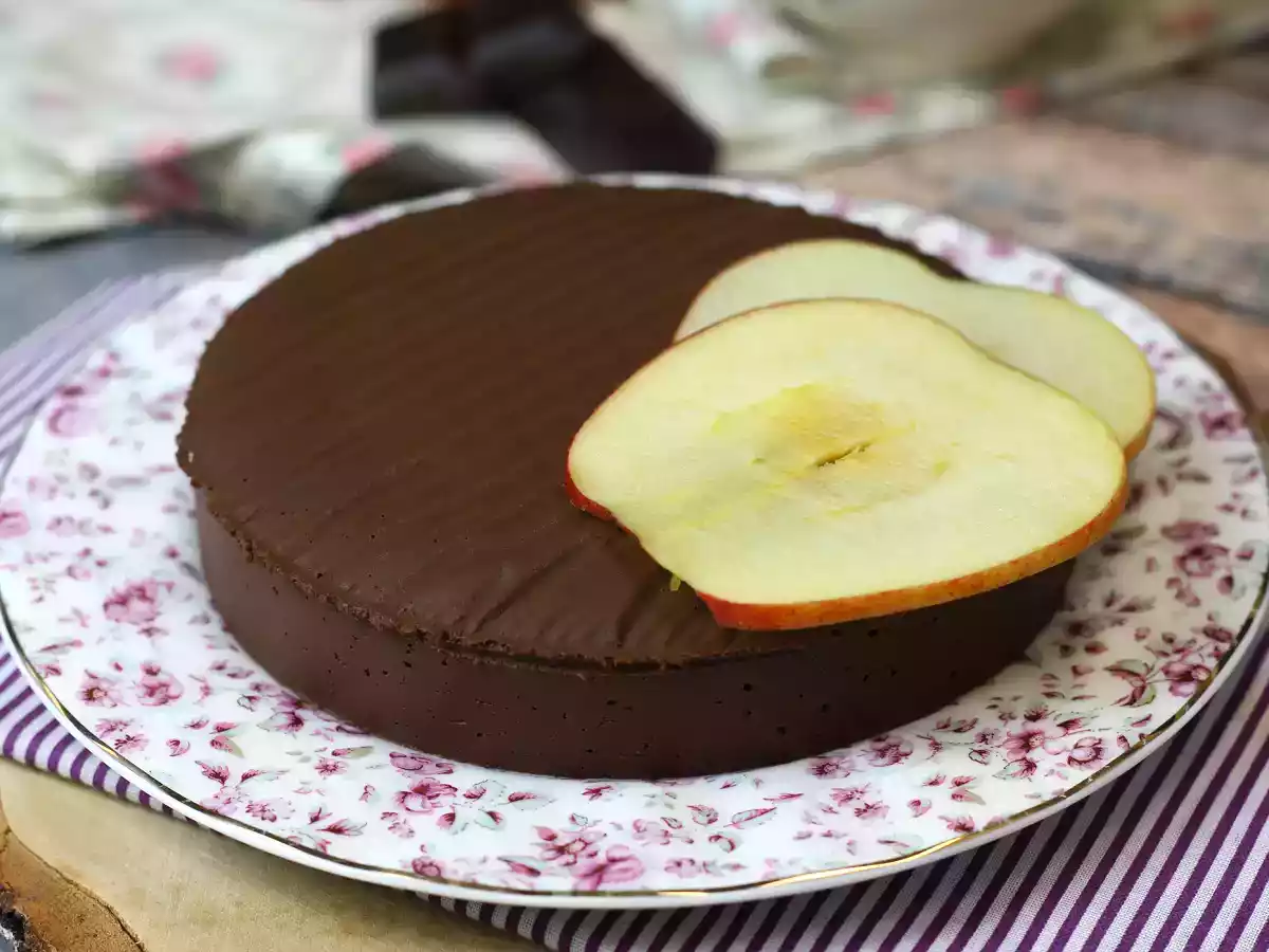 Czekoladowe krówki jabłkowe, super prosty deser z zaledwie 2 składników! - zdjęcie 4
