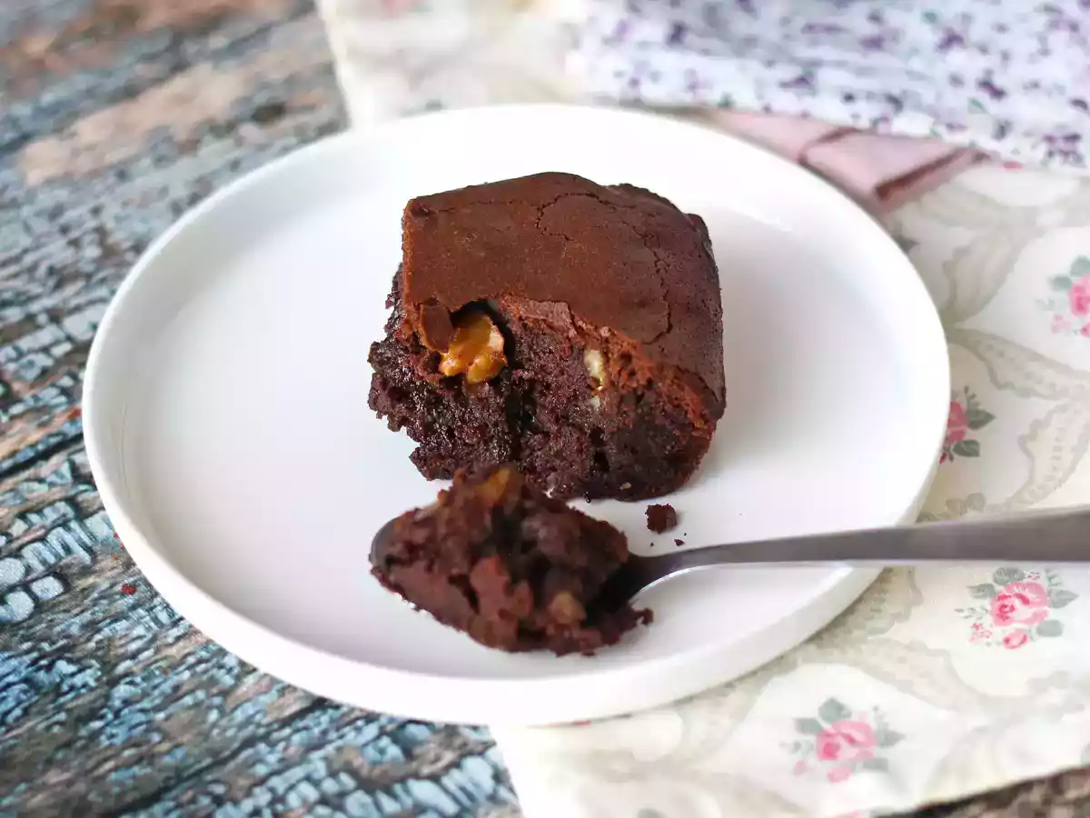 Czekoladowo-orzechowe brownie w frytkownicy powietrznej - zdjęcie 2