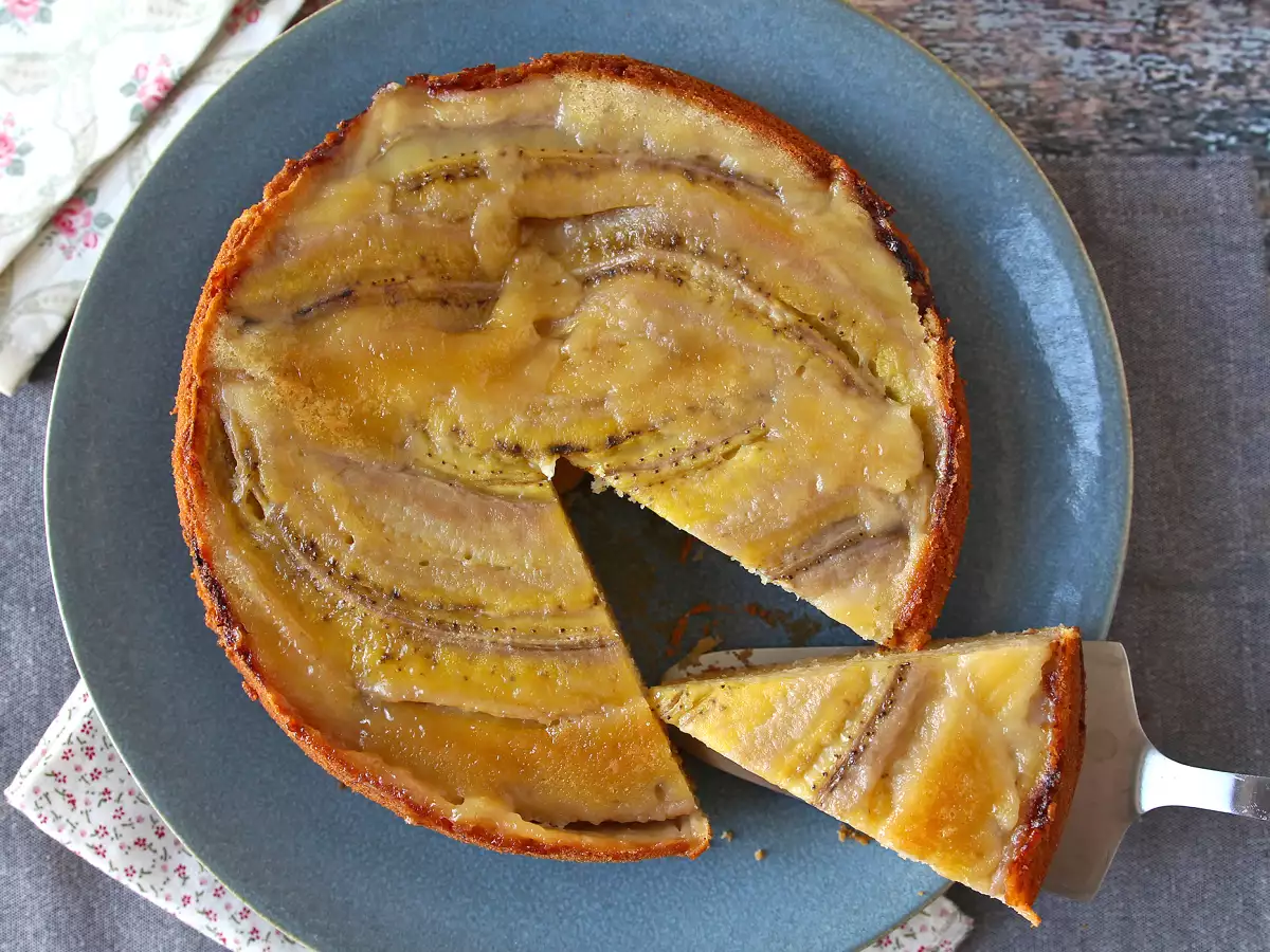 Dodatkowy tort bananowy z pomadą do góry nogami - zdjęcie 9